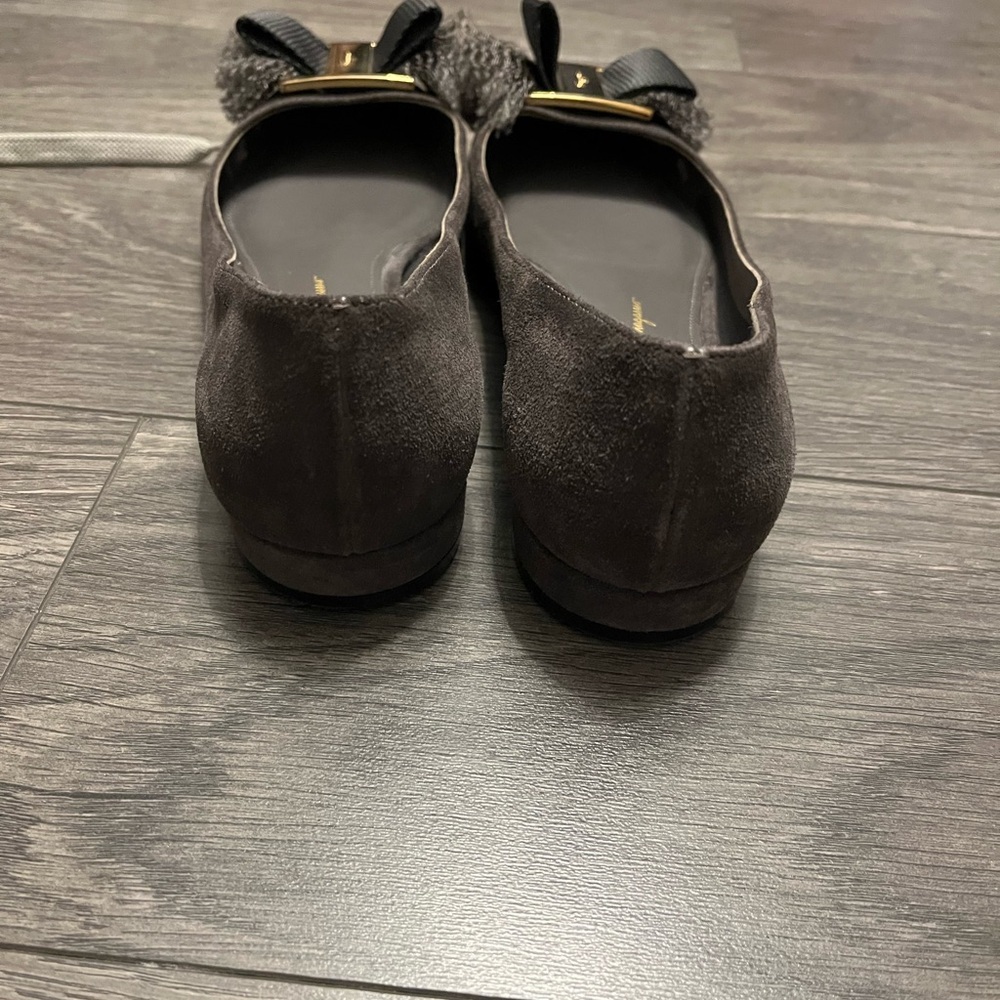 Salvatore Ferragamo Gray Flats with Bow Accent image 7